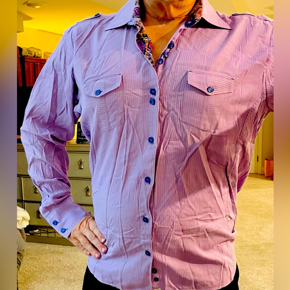 BERTIGO This shirt is European size 7, but it on a cruise ship it is an XL